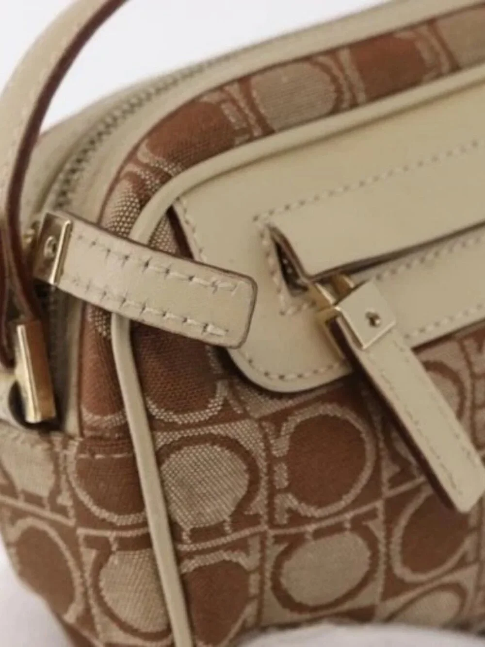 Salvatore Ferragamo Gancini Shoulder Bag Canvas Leather Beige Gold Auth BA7672